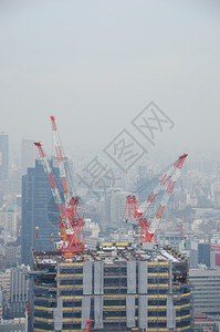 大都会游客阪天际在市的雾云天线上之日烟中央图片