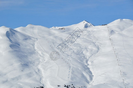 冬季雪山风光图片