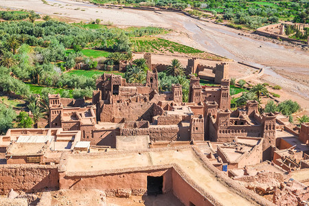 黏土景观摩洛哥Ouarzazazate的摩洛哥土粘建筑有名观光旅游景象校对Portnoy塔图片