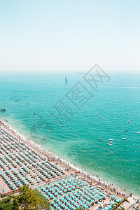 目的地受欢迎海滩美丽景色阿马尔菲海岸的第一个城镇与萨勒诺湾莱省坎帕尼亚科斯蒂埃拉里维图片