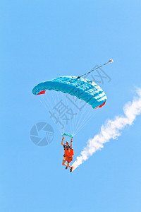 航展空气跳线CADIZSPAINSEP1个伞兵RexPemberton参加201年9月日在西班牙Cadiz举行的卡迪兹第四次空中图片