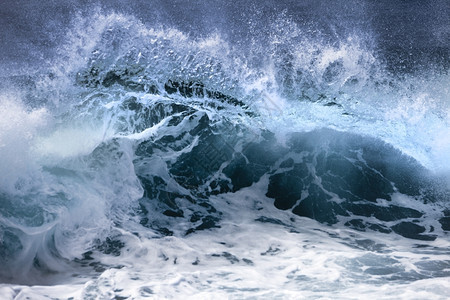冬季精选2013沿海黑色的洋波浪图片