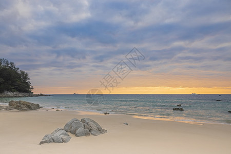 风景优美惊人的泰国普吉省邦道海滩BangTaoBeach泰国Phuket省BangBeach关于旅行自然与人的概念校对Soup黎图片