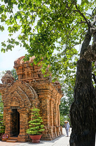 越南芽庄8月25日波纳加塔古庙称为thapbaponagar或PoInuNagar著名的Nhatrang旅行宗教建筑师具有来自石图片