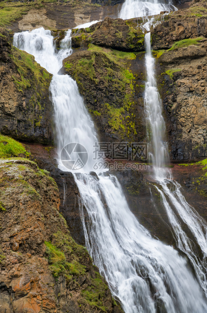 旅游森林颜色Rjukandi欧洲冰岛的瀑布图片