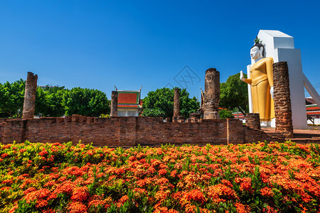 也是泰国Phitsanulok主要旅游景点泰国菲特萨努洛克Phitsanulok的观光胜地在WatPhraSiRattanaMa图片