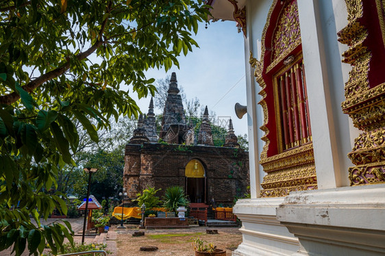 WatChetYot或WatPhothharamMahaWihan七座塔寺这是泰国清迈的主要旅游景点观结石夏天图片