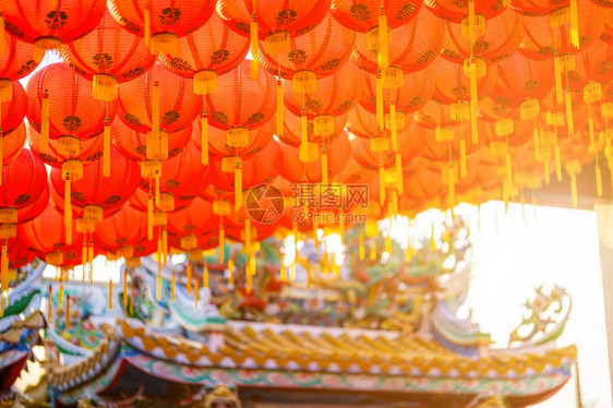 象征中华圣迹国新年节红灯的装饰古艺术上面写着中文字母上帝保佑是财富祝福的赞美是泰国一个公共场所美丽的旅游图片