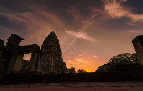 泰国NakhonRatchasima泰国NakhonRatchasima的陆地标志有选择关注Phimai历史公园这是古建筑高棉庙图片