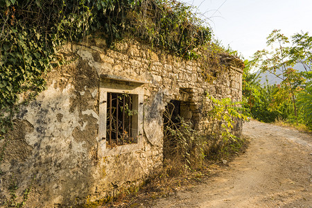 冷清历史希腊科孚岛Pantokrator山旧Perithia的旧废弃石砌房屋Old是希腊科孚岛北侧的一座鬼村怀旧图片