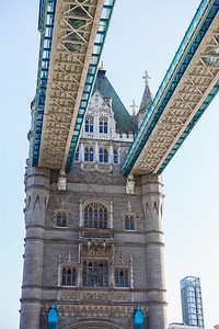 在伦敦的塔桥英国伦敦的塔桥自1894年以来就一直站在泰晤士河上空是世界最可辨认的里程碑之一王国最多纪念碑图片