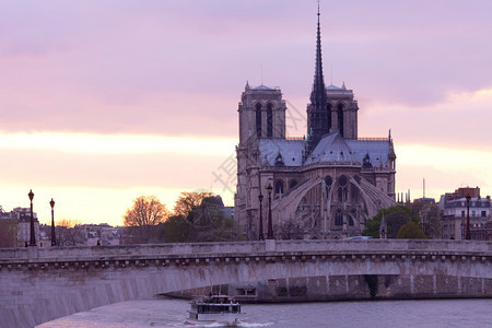 法语吸引力国巴黎塞纳河一线圣母大教堂和塞纳河沿岸的波特港法国巴黎目的地图片