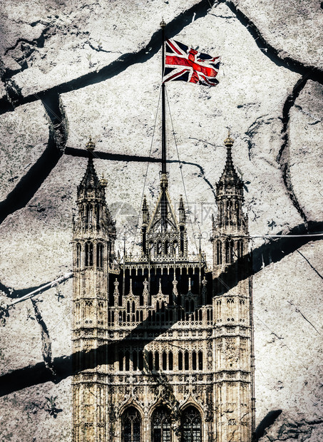反乌托邦伦敦的议会大厦和维多利亚塔上面叠着裂缝议会秩序混乱不拘束主题有选择彩色议会大厦和伦敦的维多利亚塔上面叠着裂缝在伦敦的维多图片