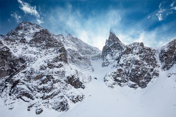 冬季雪山风光图片