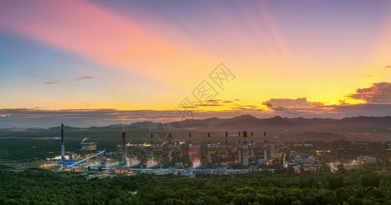 天空活力大气层泰国兰邦省MaeMohLampang的Aircieview燃煤发电厂的空中景象泰国隆邦省的MeeMoh该机器正在努图片