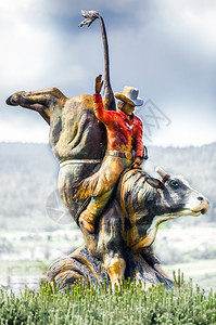 卡里布鞍加拿大不列颠哥伦比亚省Williams湖的牛仔雕塑荒野图片