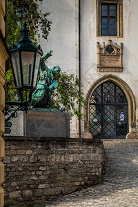基督在捷克库特纳霍拉市中心欧洲教科文组织世界遗产地的古老房屋和街道联合国教科文组织历史图片