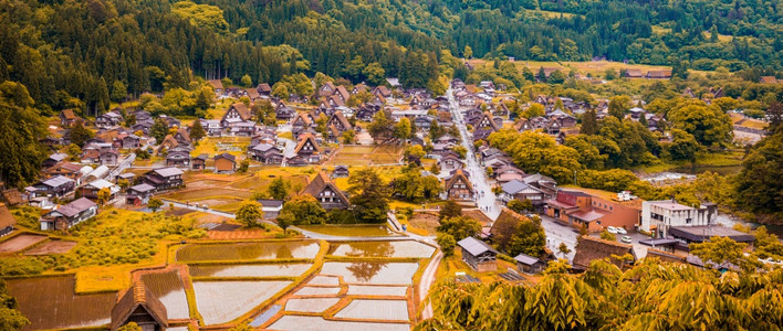 Gokayama因其传统的Gasshozukuri房屋而被列入教科文组织世界遗产名单校对PortnoramAgroama日本大富图片