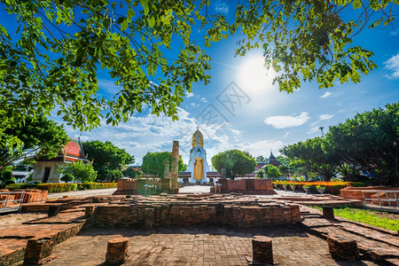 一种在WatPhraSiRattanaMaha的佛像也被称为WatYai是佛教寺庙wat吸引泰国Phitsanulok的公共场所图片