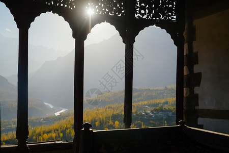 干净的内部巴基斯坦KarimababGilgitBaltistan选择重点背景中HunzaNagar山谷和Karakoram山脉图片