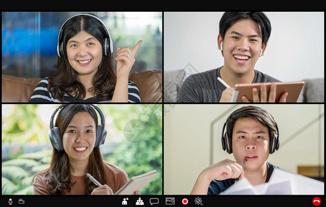笔记演讲在Covid19大流行病科罗纳毒爆发在线会议社不和新常态概念时与团队同事在视频电话会议屏幕上举行并投票表决亚洲工商界人士背景图片