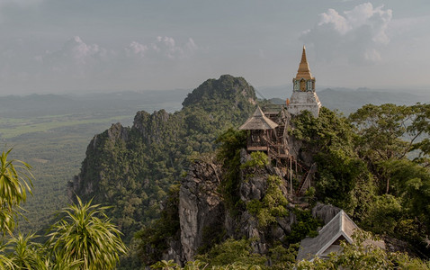 泰国兰邦Lampang20年9月3日至泰国拉姆港省Unseen和惊人的泰国神庙ChaloemPhrakiatPhrakhomkl图片