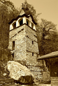 保加利亚14世纪建于保加利亚的VelikoTurnovo附近的修道院倒塌于19世纪重建的托曼岛可信古老的图片