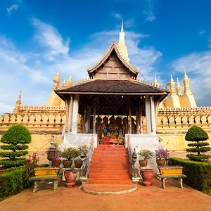 纪念碑建成老挝旅游地标万象佛教寺庙的金塔瓦柏拉罗昂亚洲著名的旅游景点信仰图片