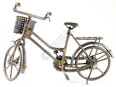 偏僻道路的玩具自行车图片