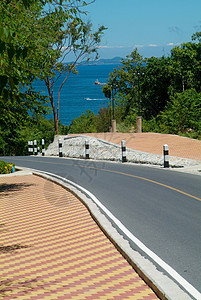 海上公路路面人行道小路下坡海景风景图片