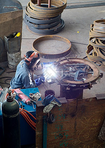 工作焊接工机械火花气体建造构造生产工业金属作坊图片