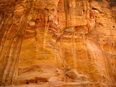 锡克地区约旦佩特拉不真实的岩层形成情况黄色红色岩石侵蚀图片