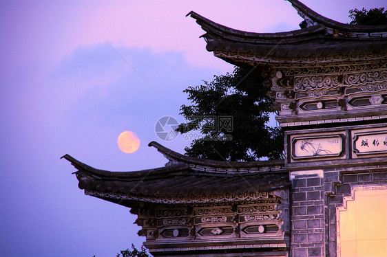 古中国建筑结构历史棕褐色月亮天空古董屋顶图片