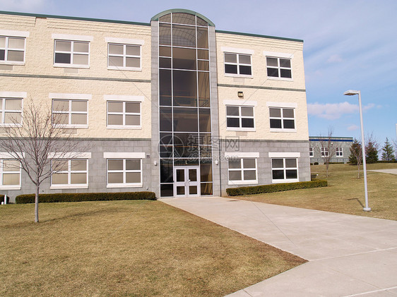 现代建筑的前面民众教育设施大学入口水泥建筑学中心办公室学校图片