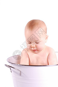 白浴缸的甜宝宝图片