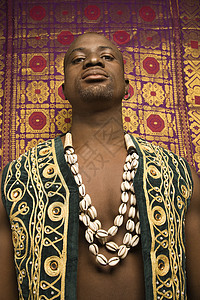穿非洲服装的男子眼神服饰绣花男人中年中年人衣服成人男性背心图片