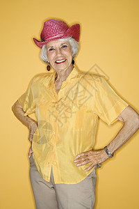 成熟的女性肖像照片女士成人牛仔帽牛仔白发女人帽子微笑观众图片