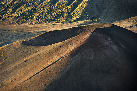 Haleakala国家公园 夏威夷毛伊岛休眠陨石水平风景熔岩旅行火山照片观光编队图片