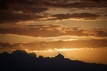 夏威夷毛伊的金色日落热带照片风景天空水平图片