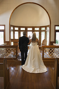 教堂婚礼夫妻男子成人男人照片妻子婚姻仪式教会庆典图片