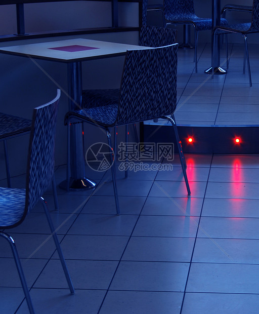 空椅子联盟蓝调红色桌子派对咖啡店蓝色图片