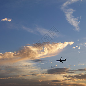 空中飞机在天空中运输飞机场景照片正方形日出自然界旅行喷射日落图片