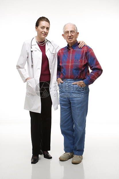医生和病人成年人老年人照片两个人医疗图片
