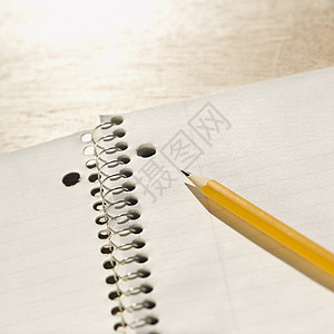 笔记本上的铅笔用品内衬正方形教育学习束缚空白办公用品办公室螺旋图片