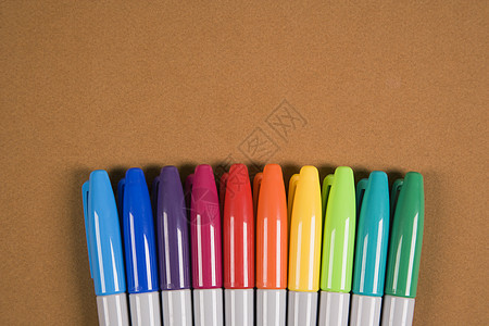 色彩多彩的标记写作染色用品商业办公用品物体美术钢笔水平静物图片