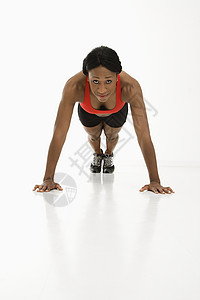 女人做推举眼神训练身体素质活力照片观众成人运动员力量女士图片