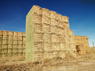 干草的巴莱斯乡村收成稻草草垛农业农场水平图片