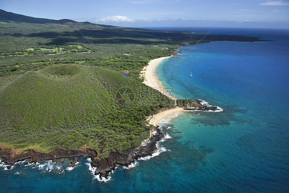 海岸上的鳄鱼视图悬崖鸟瞰图陨石海洋天线海岸线风景沿海海滩图片
