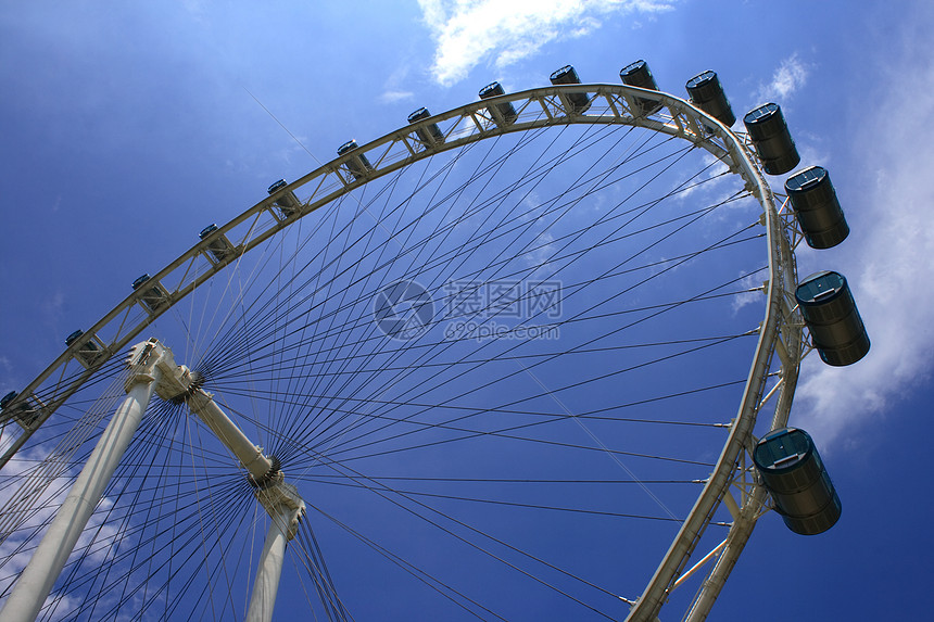 新加坡飞轮天空蓝色世界纪录传单车轮街道图片