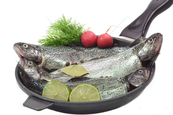 锅中的眼睛食物营养生活石灰石制品鱼头萝卜鳟鱼养殖图片